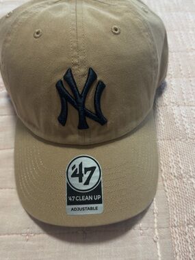 47 New York Yankees Tan Cap with Black Logo
